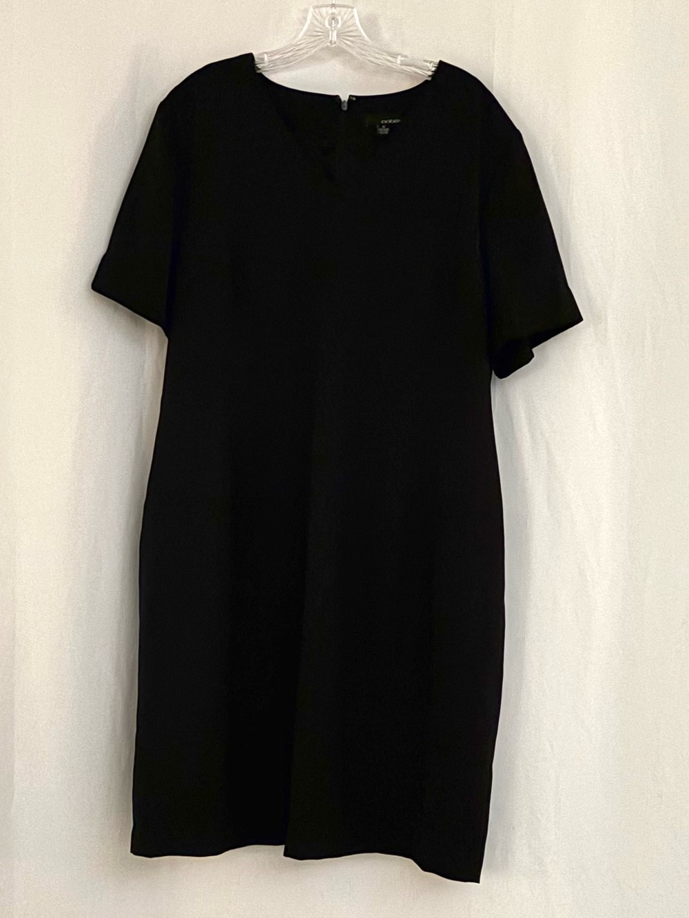 Oobe Classic Black Shift Short Sleeve Dress